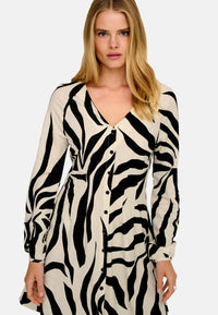 Only SAKURA Blusenkleid