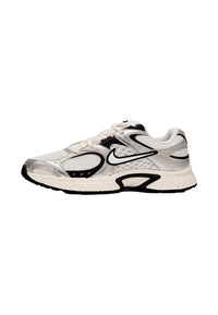 Nike V5 RNR Sneaker