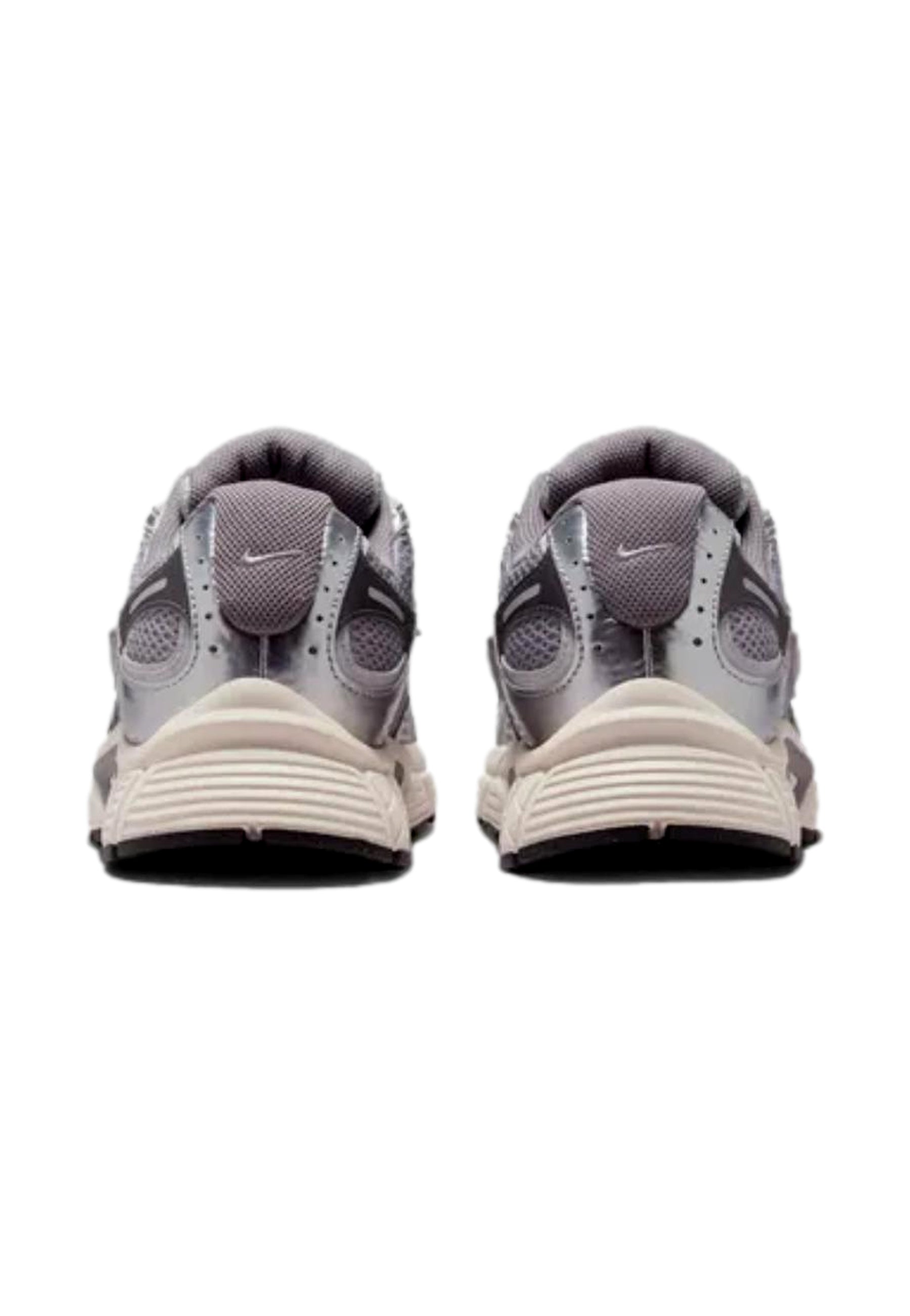 Nike V5 RNR Sneaker