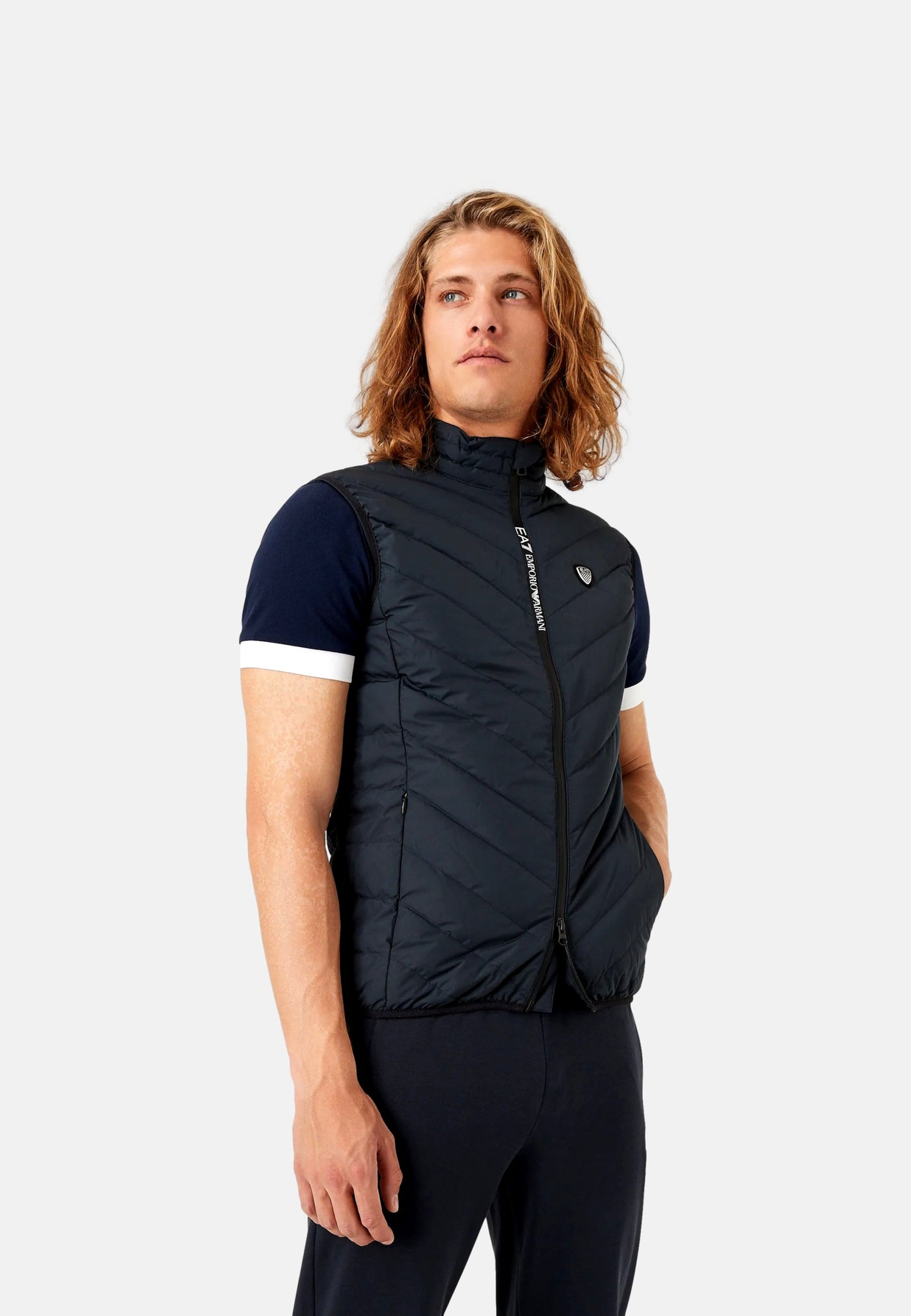 Emporio Armani Steppweste mit Stehkragen und leichtläufigen Zwei-Wege-Reißverschluss