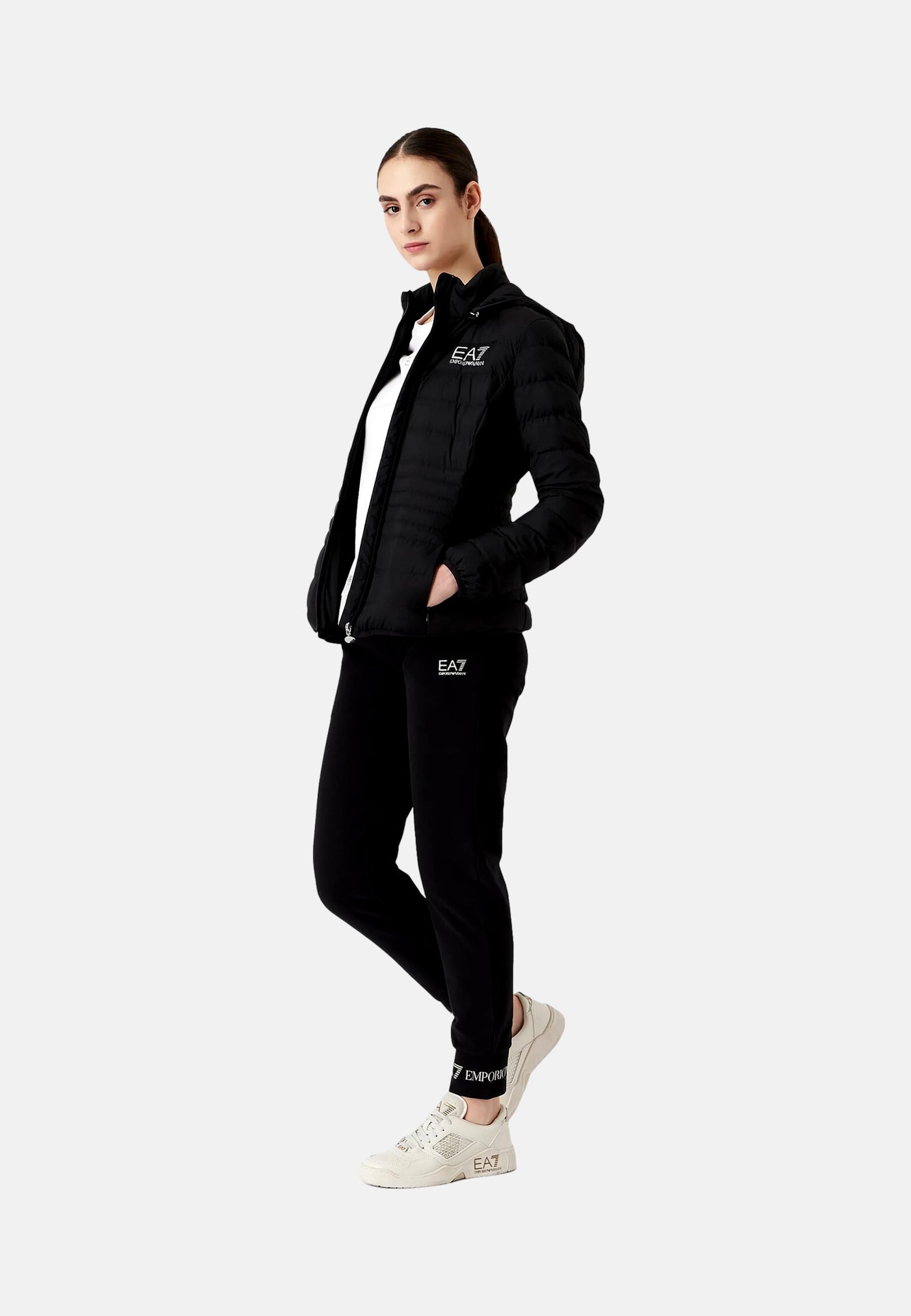 Emporio Armani Leichte Steppjacke mit abnehmbarer Kapuze und innenliegendem Stehkragen