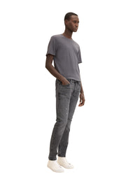 Tom Tailor Piers Slim Jeans im Five-Pocket-Style mit Destroyed Effekten