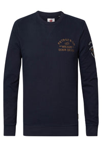 Petrol Industries Unifarbener Langarmpullover mit Rundhalsausschnitt und Logo-Print in schmaler Passform