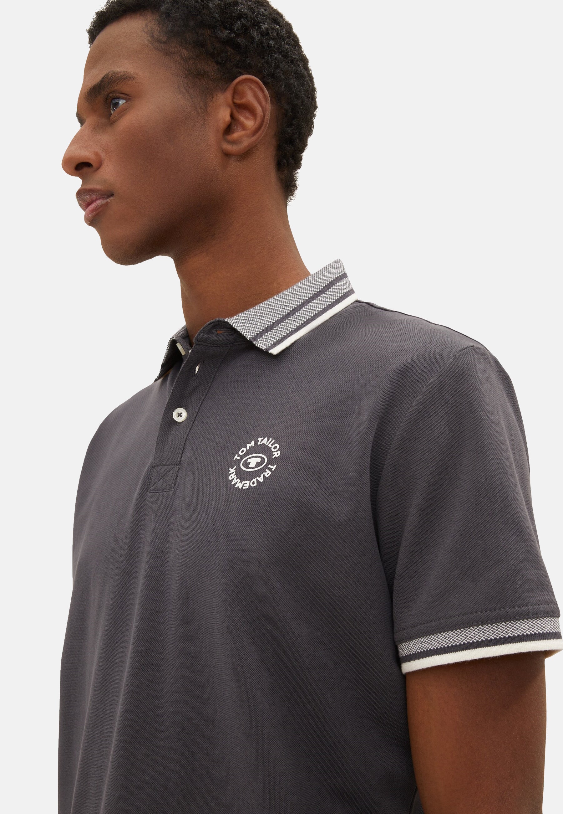 Tom Tailor Basic Polo Kurzarmshirt mit Kontraststreifen und Logo-Print