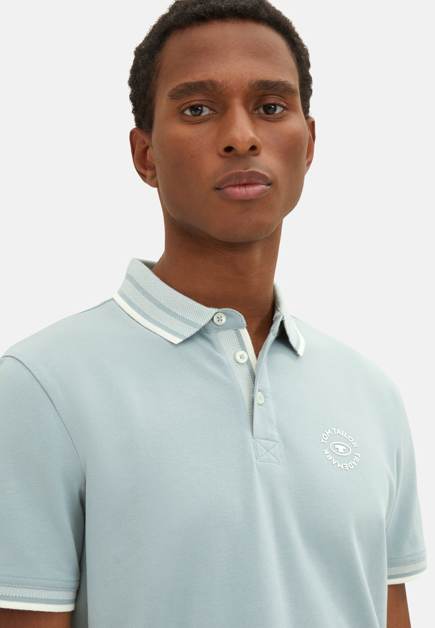 Tom Tailor Basic Polo Kurzarmshirt mit Kontraststreifen und Logo-Print