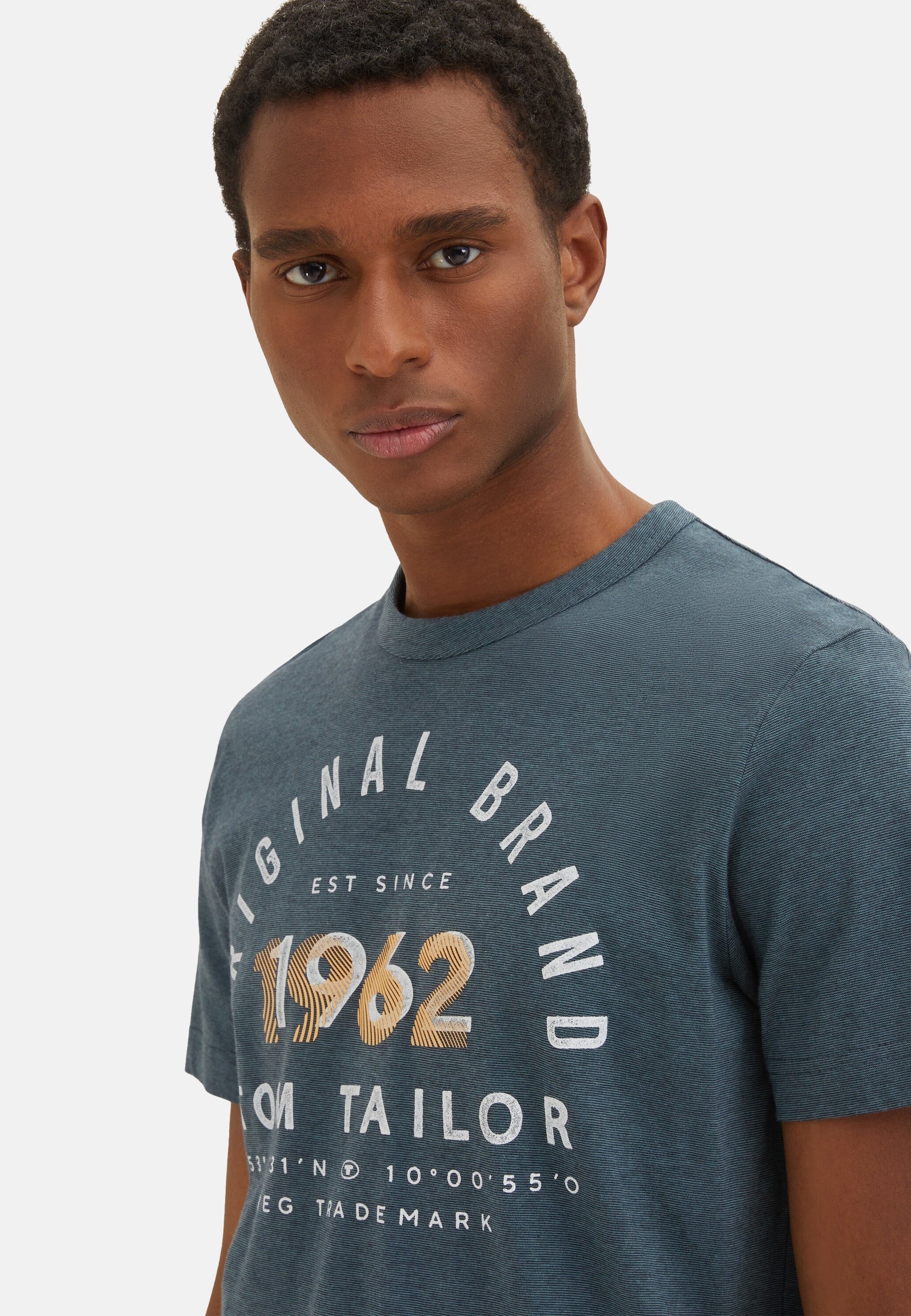 Tom Tailor Gestreiftes Kurzarmshirt mit Rundhalsausschnitt und Print