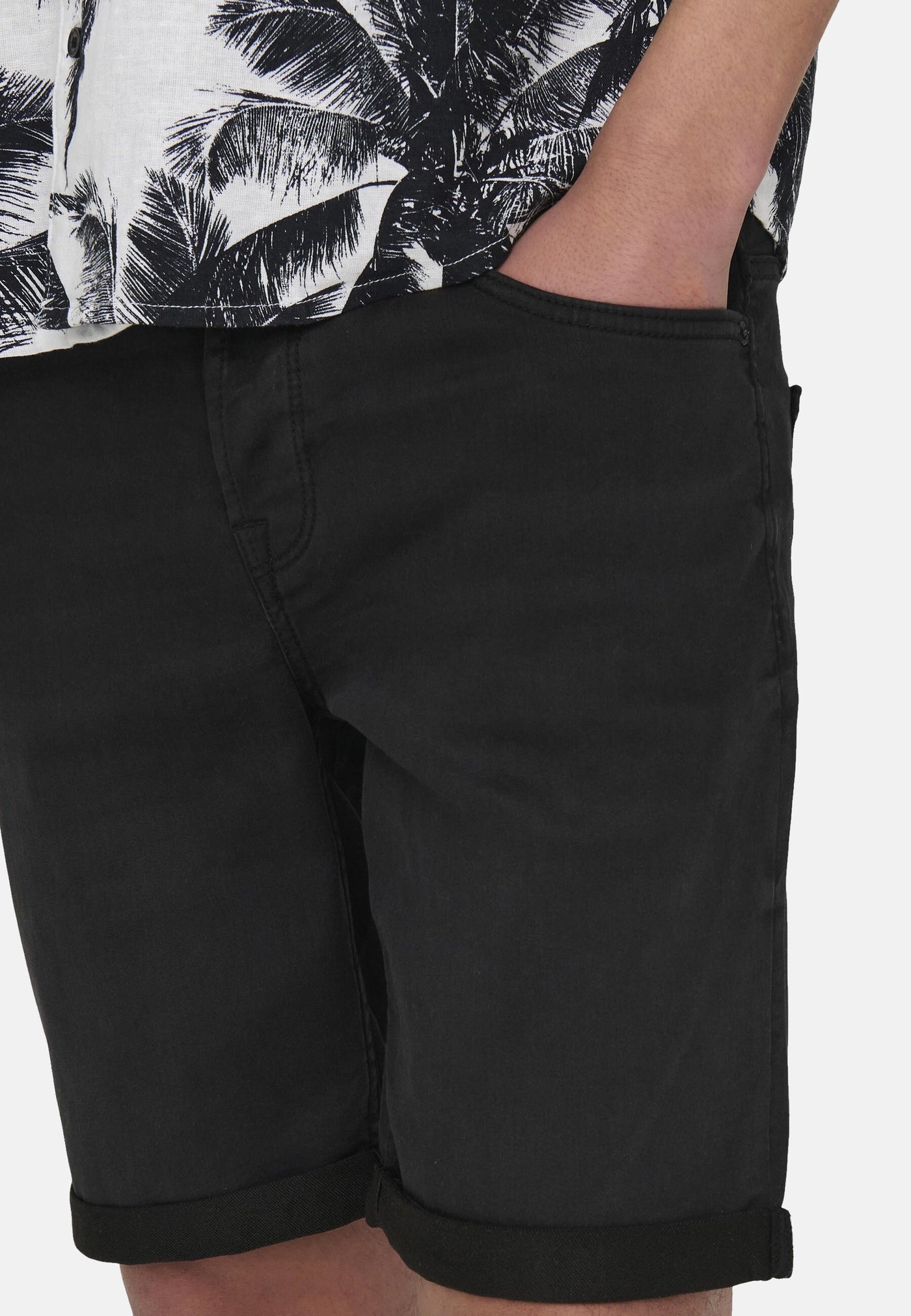 Only & Sons PLY REG BLK JOG SHT PK 8581 DNM kurze Jeanshose