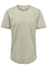 Only & Sons Kurzarmshirt Benne mit Rundhalsausschnitt, offene Kanten und Logo-Patch