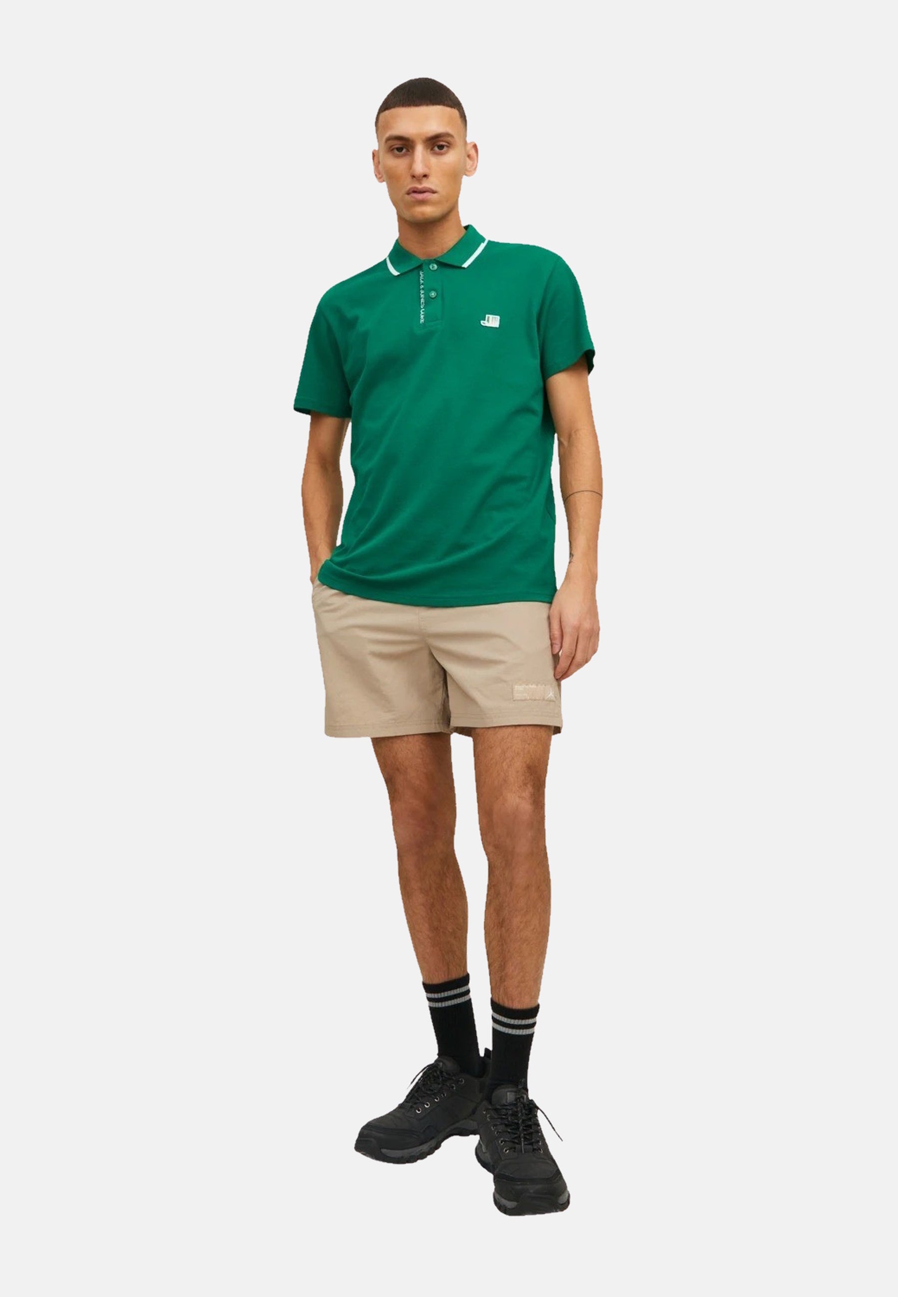 Jack & Jones LOGAN Polo Kurzarmshirt mit Kontraststreifen und Logo-Details