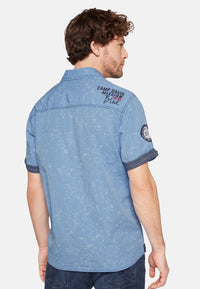 Camp David Kurzarm Freizeithemd mit All Over Print, Kentkragen und Knopfleiste in Regular Fit