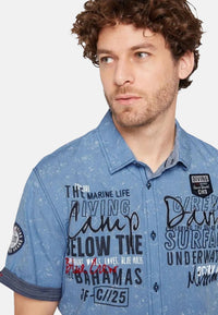 Camp David Kurzarm Freizeithemd mit All Over Print, Kentkragen und Knopfleiste in Regular Fit