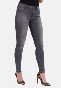 Guess Skinny-Fit-Jeans ANNETTE mit Label-Patch im 5-Pocket Style