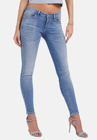 Guess Skinny-Fit-Jeans CURVE X mit Label-Patch im 5-Pocket Style