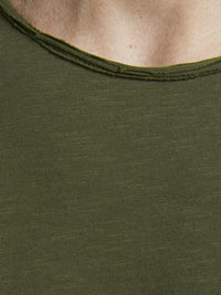 Jack & Jones T-Shirt mit offenem Saum JJEBASHER TEE O-NECK