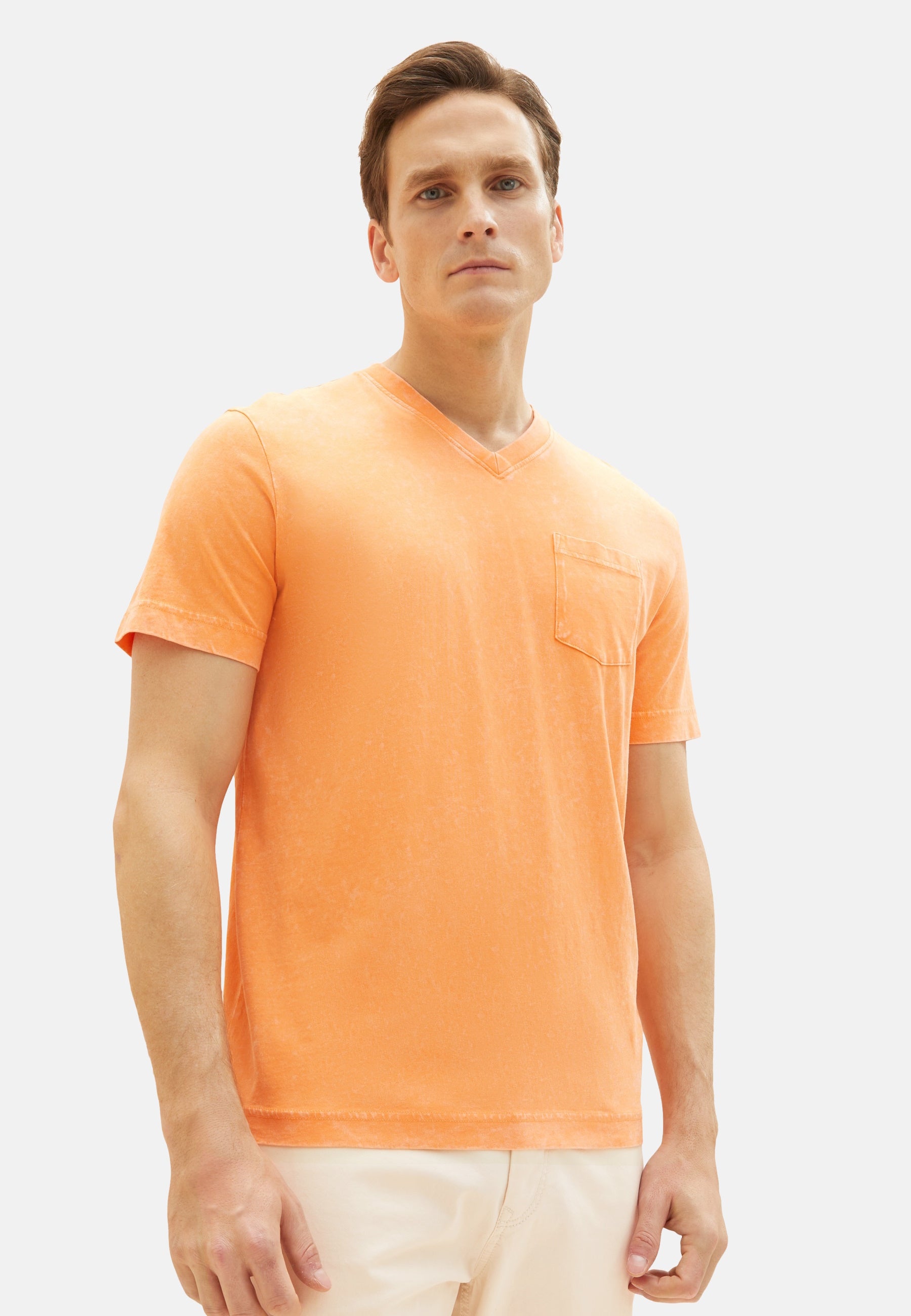 Tom Tailor Kurzarmshirt mit V-Ausschnitt, ausgewaschener Optik und Brusttasche