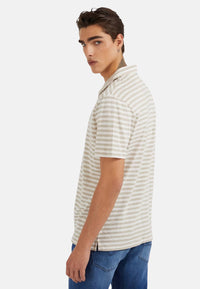 Guess Kurzarm-Poloshirt EMBRO STRIP in Regular Fit mit Allover-Streifenmuster aus Leinenmix
