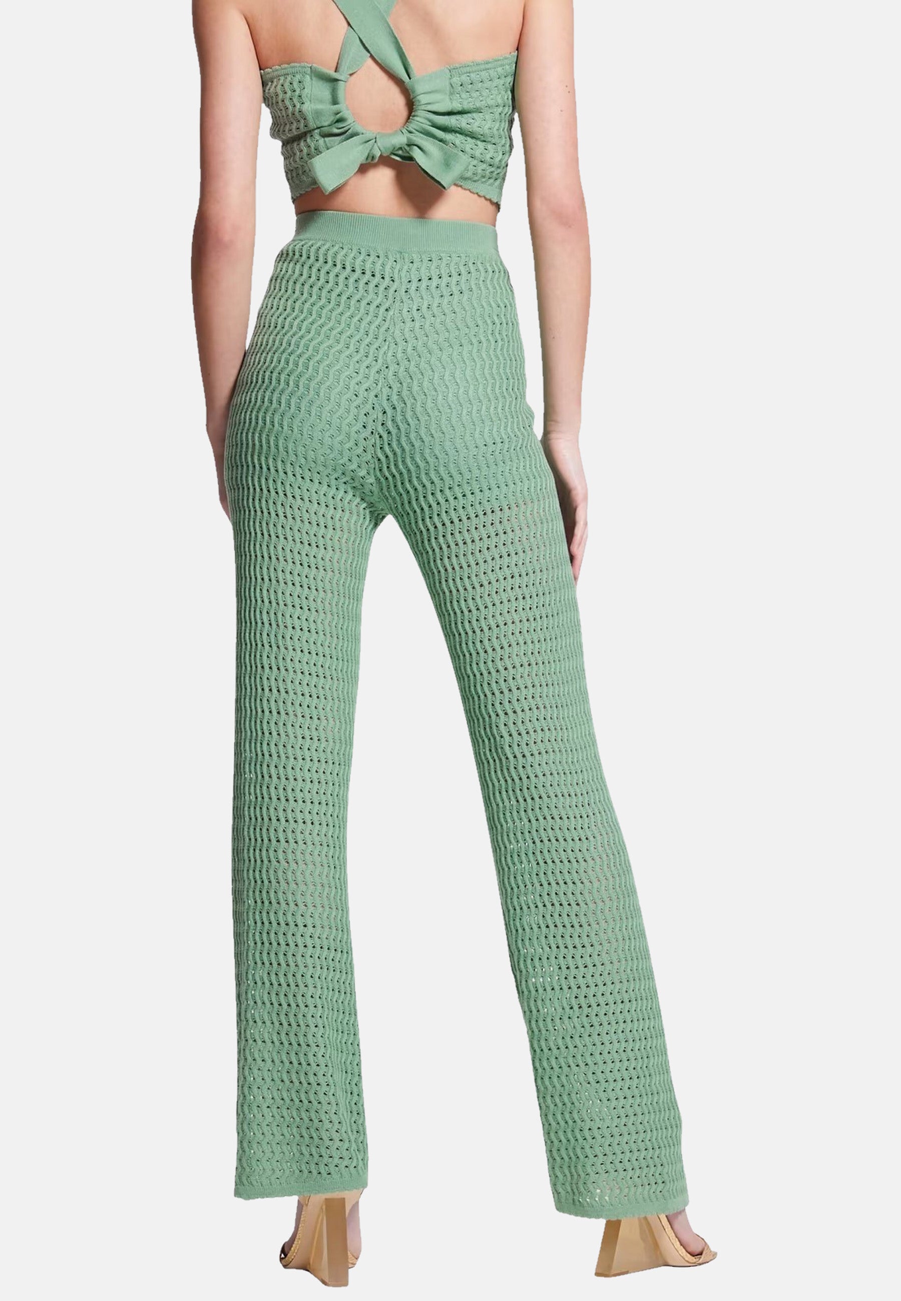 Guess Strickhose YASMINA WIDE LEG mit elastischem Taillenbund und Logo-Plakette am Bund