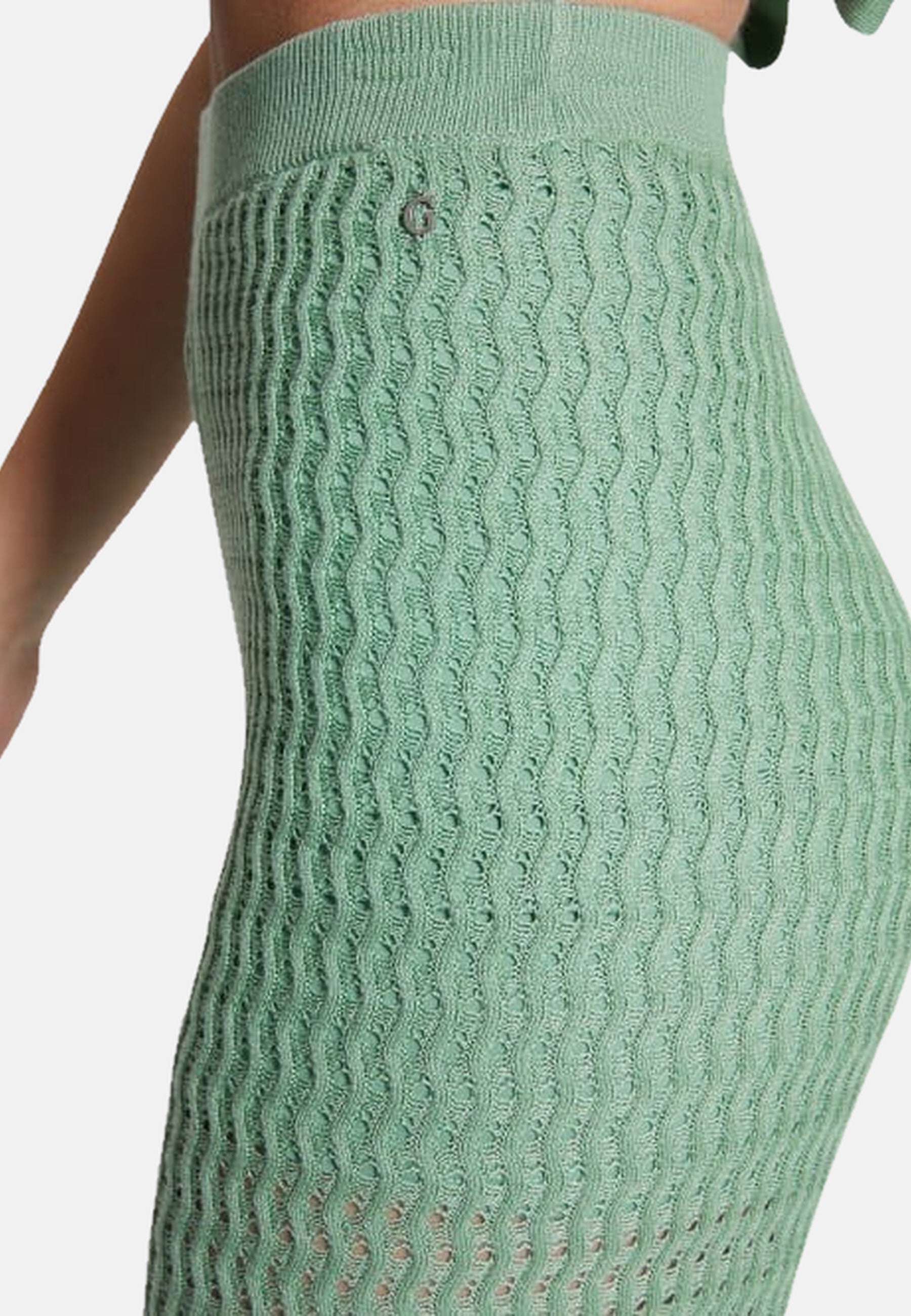 Guess Strickhose YASMINA WIDE LEG mit elastischem Taillenbund und Logo-Plakette am Bund