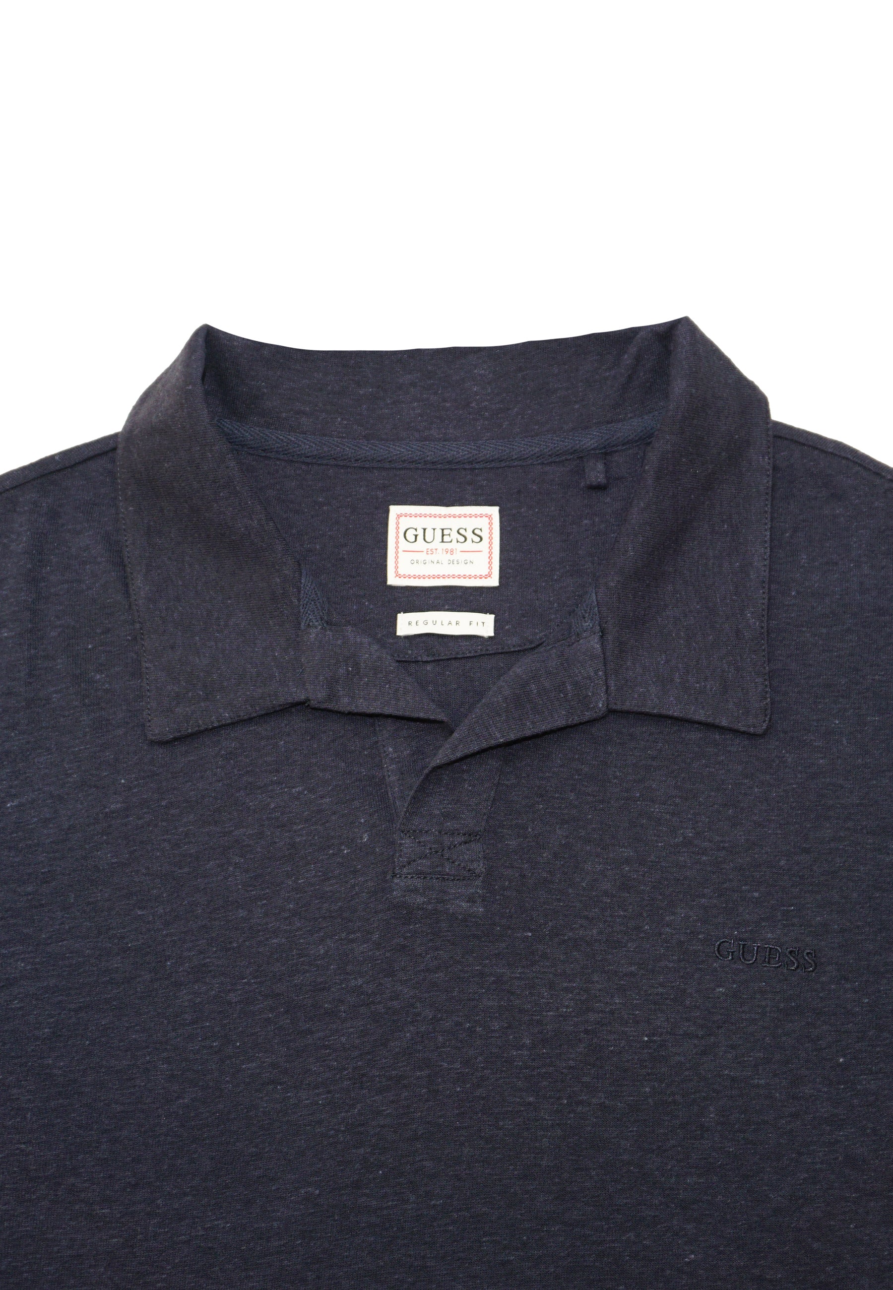 Guess Kurzarm-Poloshirt EMBRO CHEST POLO mit Knopfleiste und Logo-Stickerei aus Leinenmix