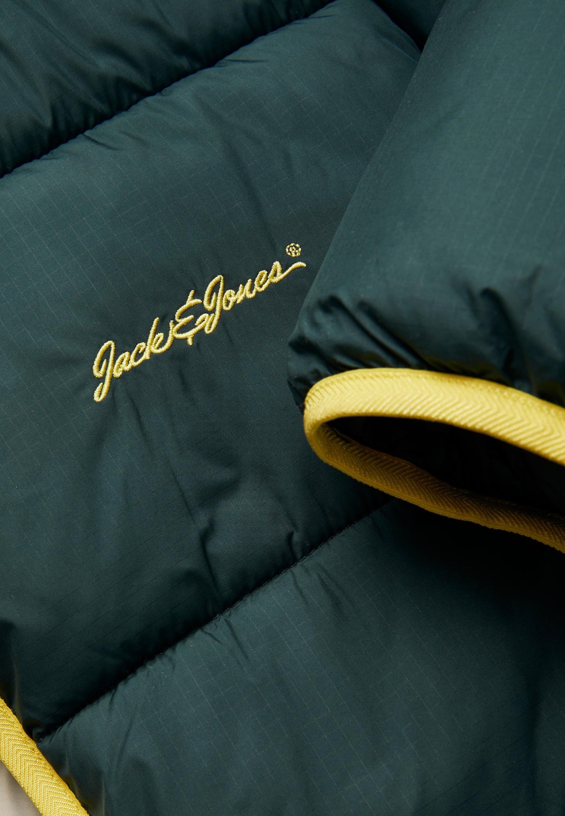 Jack & Jones HAYS Steppjacke mit Stehkragen und Reißverschluss