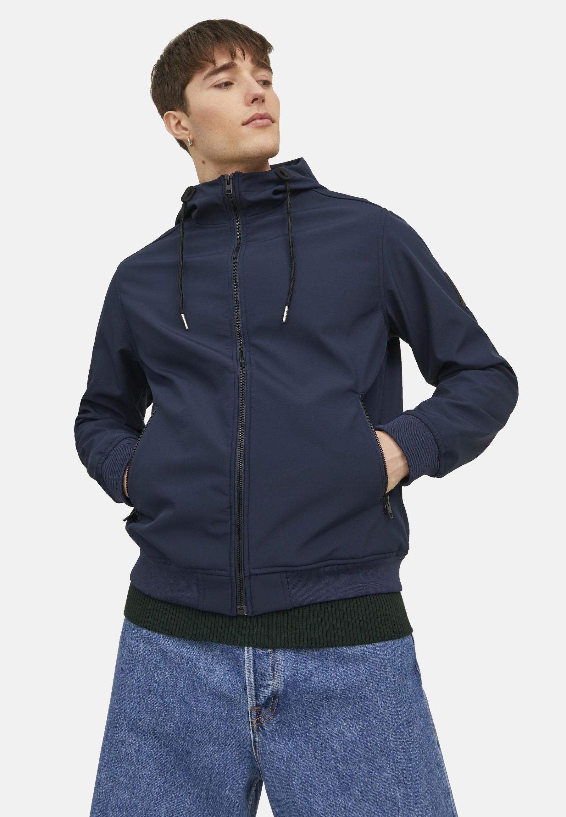 Jack & Jones BASIC Softshelljacke mit Kapuze, Reißverschluss und Reißverschlusstaschen