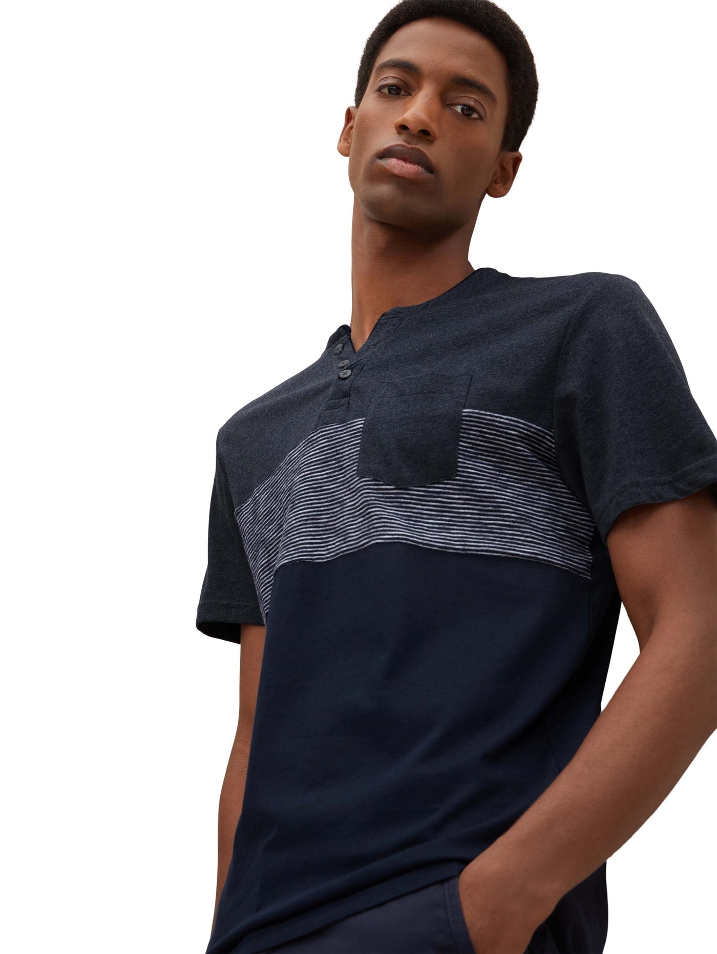 Tom Tailor T-Shirt mit Streifendetail und Henleyausschnitt